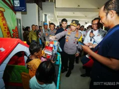 Kapolri Tinjau Stasiun Surabaya Gubeng dan Terminal Purabaya, Tekankan Pelayanan Optimal dan Keselamatan Pemudik