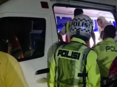 Personel Satlantas Polres Indramayu Bantu Evakuasi Balita Kejang di Tol Cipali KM 137