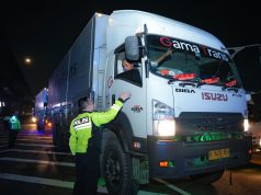Korlantas Polri Tindak Truk Sumbu 3 di Tol Jakarta–Cikampek, Larangan Berlaku hingga 29 Maret 2026
