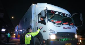 Korlantas Polri Tindak Truk Sumbu 3 di Tol Jakarta–Cikampek, Larangan Berlaku hingga 29 Maret 2026