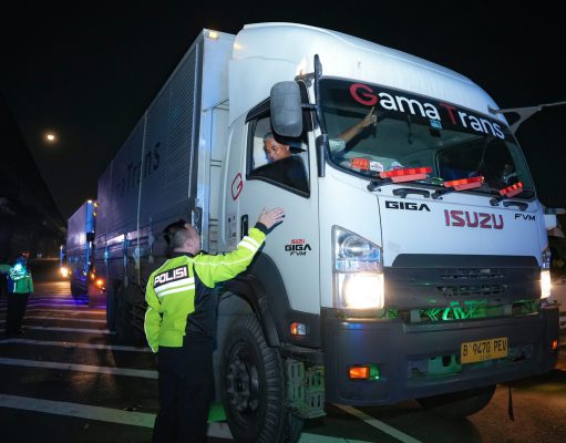 Korlantas Polri Tindak Truk Sumbu 3 di Tol Jakarta–Cikampek, Larangan Berlaku hingga 29 Maret 2026