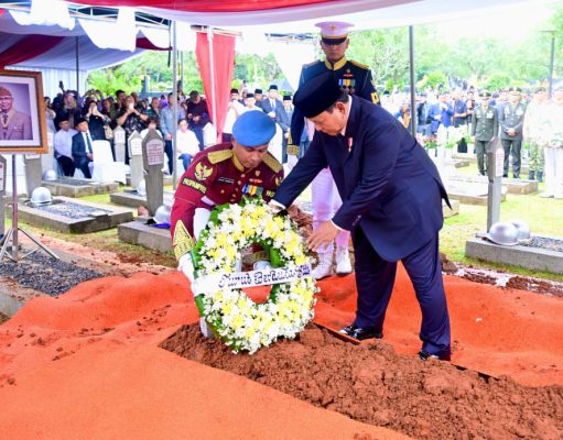 Presiden Prabowo Pimpin Upacara Pemakaman Try Sutrisno