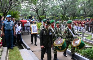 Pengabdian Panjang Almarhum Jenderal TNI (Purn.) Try Sutrisno untuk Bangsa dan Negara