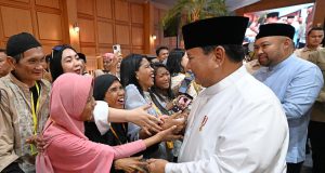 Presiden Prabowo Sapa Ribuan Warga dalam Gelar Griya 1447 H di Istana