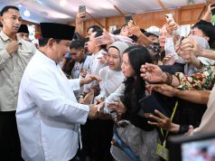 Kisah Haru dan Bahagia Warga Bertemu Presiden Prabowo Ketika Berlebaran di Istana Merdeka