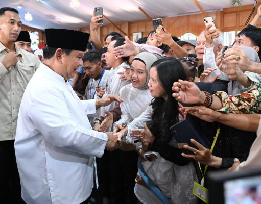 Kisah Haru dan Bahagia Warga Bertemu Presiden Prabowo Ketika Berlebaran di Istana Merdeka