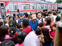 Tangis Haru dan Harapan Warga Pecah di Bantaran Rel Ketika Presiden Presiden Prabowo Mendadak Berkunjung ke Senen
