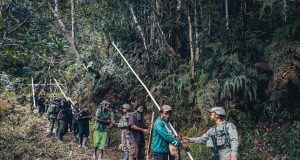 Tak Semua Bisa Pulang: Rindu yang Disimpan Demi Indonesia Tetap Tenang