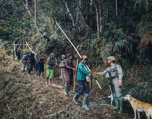 Tak Semua Bisa Pulang: Rindu yang Disimpan Demi Indonesia Tetap Tenang