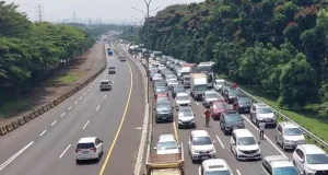 Libur Paskah: Kawasan Puncak Bogor Padat, Polisi Berlakukan Rekayasa One Way Secara Situasional