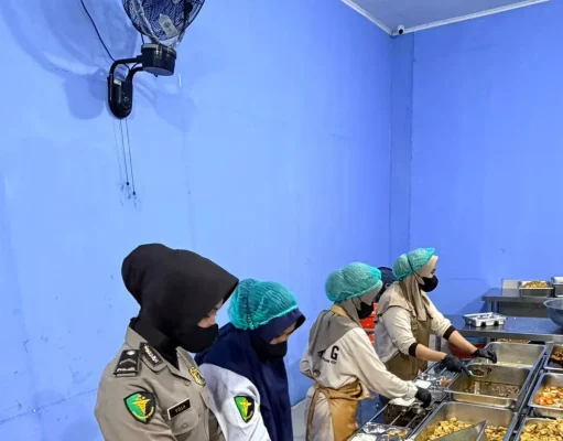 MBG Siswa Padang Aro Dipastikan Aman dan Bergizi