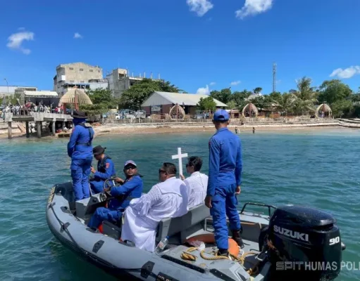 Ditpolairud Polda NTT Kawal 500 Peserta Prosesi Laut Galilea Paskah 2026 di Teluk Kupang