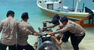 Benda Diduga Torpedo di Perairan Gili Trawangan Diamankan Gegana Brimob Polda NTB