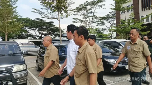 1410121