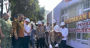 Mako Polres Depok Mulai di Bangun, Kapolda Letakkan Batu Pertama
