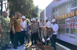 Mako Polres Depok Mulai di Bangun, Kapolda Letakkan Batu Pertama