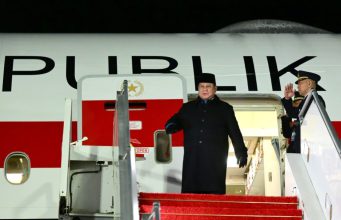 Presiden Prabowo Tiba di Paris Usai Pertemuan Intensif 5 Jam dengan Presiden Putin di Kremlin