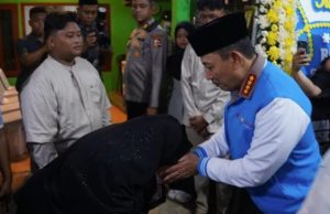 Kapolri Takziah ke Rumah Duka Korban Penyiraman Air Keras di Tambun Bekasi