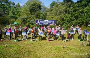 Polda Jabar Bersihkan Gunung Gede, Lima Ton Sampah Diangkut dan Elang Dilepasliarkan