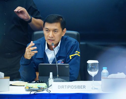 Tim Gabungan Polri Tangkap Buronan Interpol Red Notice Kasus Penipuan Online Internasional