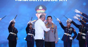 Jadi Motivasi Perkuat Sinergi Keamanan Siber, Kapolri Terima Adhi Bhakti Senapati