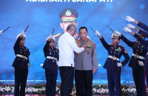 Jadi Motivasi Perkuat Sinergi Keamanan Siber, Kapolri Terima Adhi Bhakti Senapati