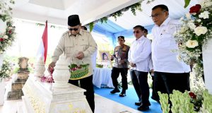 Presiden Prabowo Berziarah ke Makam Marsinah