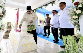 Presiden Prabowo Berziarah ke Makam Marsinah