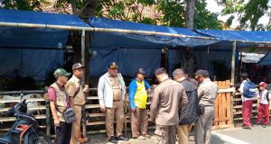 Gubernur Pramono Larang Pedagang Hewan Kurban Berdagang di Trotoar