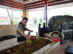 Sambut Hari Bhayangkara, Kapolri Ziarah ke Makam Presiden Pertama RI Soekarno