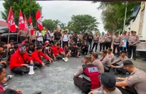 Wakapolda Sumbar Pastikan Usut Tuntas Aktor Intelektual Tambang Ilegal saat Temui Massa GMNI