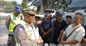Korlantas Edukasi Sopir Truk untuk Hindari Berhenti di Bahu Jalan Tol