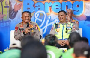 Polri Salurkan Bansos untuk 550 Ojol di Tugu Proklamasi Jakarta