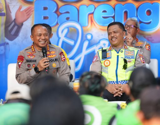 Polri Salurkan Bansos untuk 550 Ojol di Tugu Proklamasi Jakarta