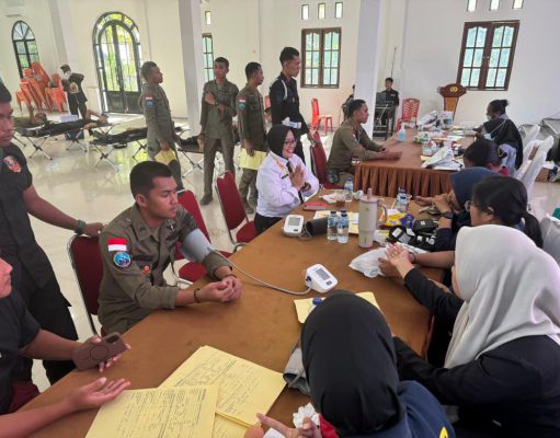 Sambut HUT Bhayangkara ke-80, Personel Damai Cartenz Partisipasi Giat Donor Darah di Polres Nabire
