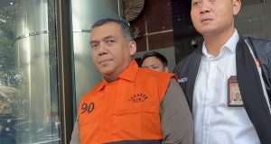 Silmy Karim Menyerahkan Diri Ke KPK