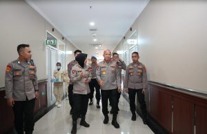 Anggota Brimob Korban Penganiayaan DC Dijenguk Kapolda Banten