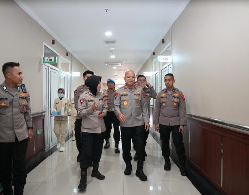 Anggota Brimob Korban Penganiayaan DC Dijenguk Kapolda Banten