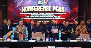 Polri Tangkap Buronan Interpol Beijing