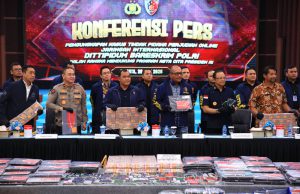 Polri Tangkap Buronan Interpol Beijing