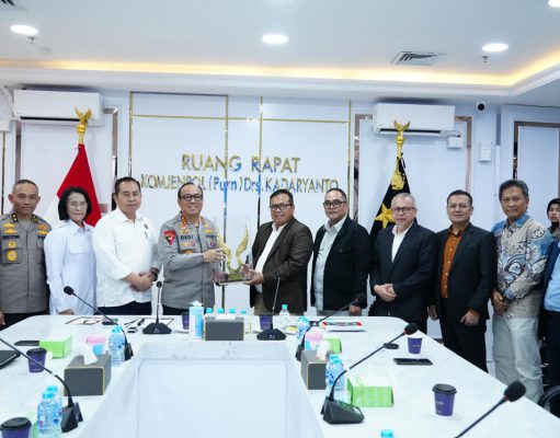 Wakapolri Raih Penghargaan The Visionary Leader of National Security