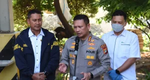 Pelimpahan Tersangka Don Ritto beserta Barbuk ke Kejaksaan Dikawal Pengamanan Ketat