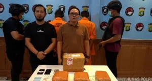 Lewat Under Cover By, Polisi Berhasil Bekuk 2 Pengedar 3 Kg Ganja di Tangerang
