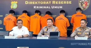 Delapan Tersangka Buzzer Penyebar Hoaks Diamankan, Uang Tunai Rp220 Juta Disita