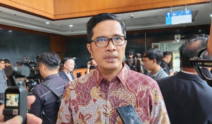 eks-jubir-kpk-febri-diansyah-resmi-bela-mantan-jampidsus-febrie-adriansyah-di-kasus-tppu-25072026-0729409109120443447098916
