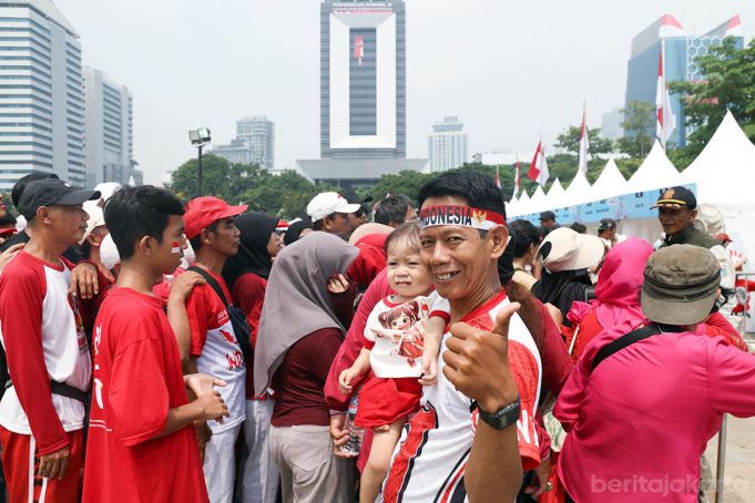 Puluhan Ribu Warga Padati Kawasan Monas Menyaksikan Kemeriahan Kemerdekaan RI