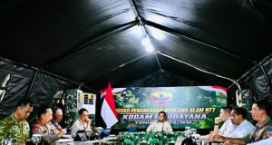 Presiden Prabowo Pimpin Rapat Penanganan Gempa dan Pemulihan Wilayah Terdampak di Nagekeo