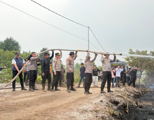 Pemadaman Karhutla di Jalan Raflesia Palangka Raya ditinjau Langsung Kapolda