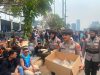 Demo di DPR, Polisi Borong Tahu Pedagang, Dibagikan ke Massa Demo