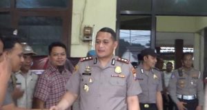 Kapolres Bondowoso Kawal Langsung Evakuasi 2 Korban MD Gunung Piramid pada Medan Ekstrem